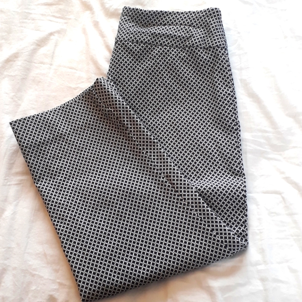 SC & Co Size 10 Cropped Pants Black and White